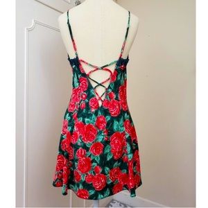 ⭐️ Vintage Victoria’s Secret Gold Label Black Red Floral Lace Slip Dress S